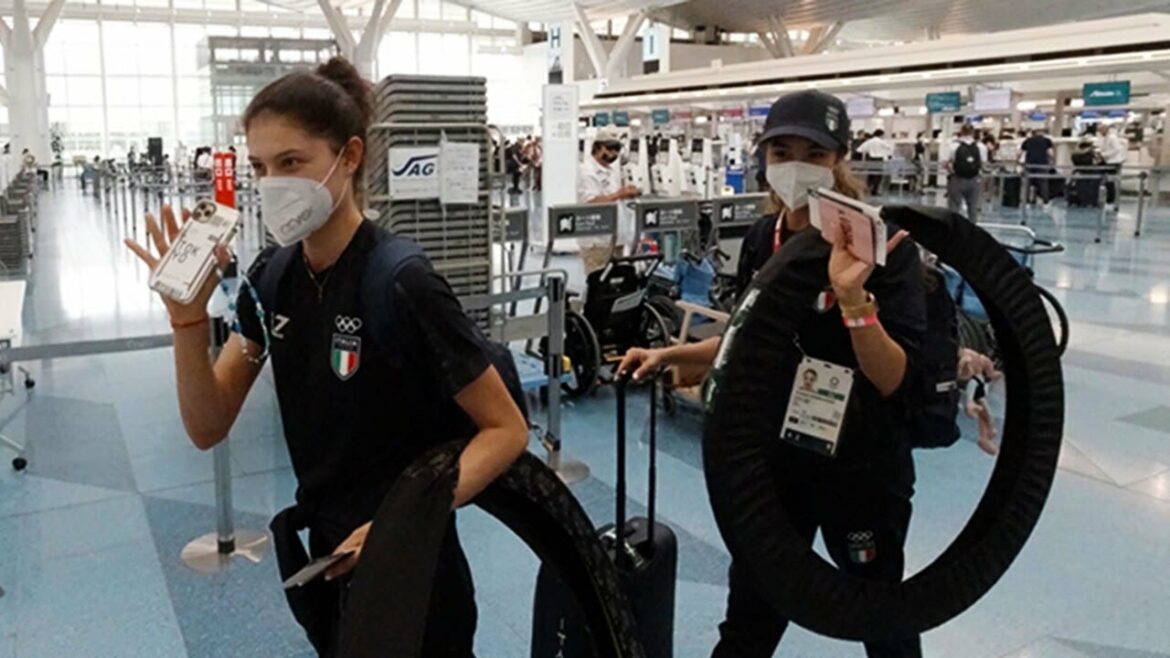 Athletes and officials leaving for each country after the closing of the Tokyo Olympics