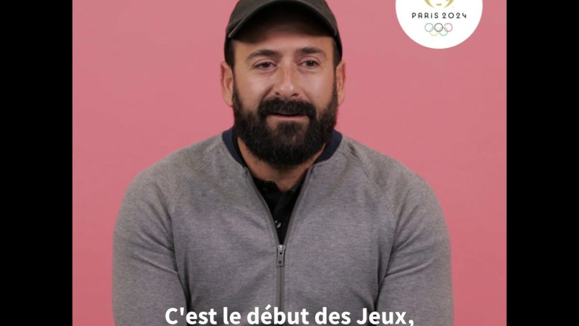 The flame symbol of the face of # Paris2024