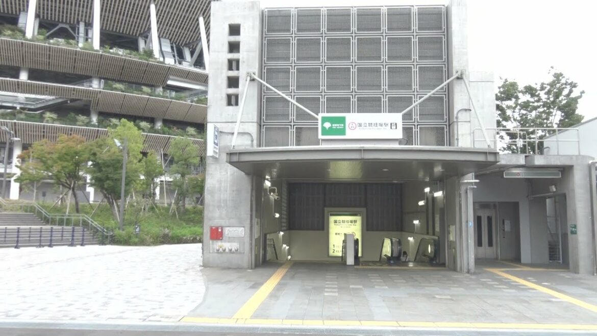 Scenery in front of the A2 entrance of National Stadium Station on the Toei Subway Oedo Line