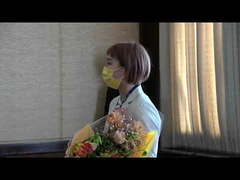 Tokyo Olympics silver medalist Saori Miyazaki pays a courtesy call to the governor and awards ceremony for the Ehime Culture and Sports Award “Sports Award”