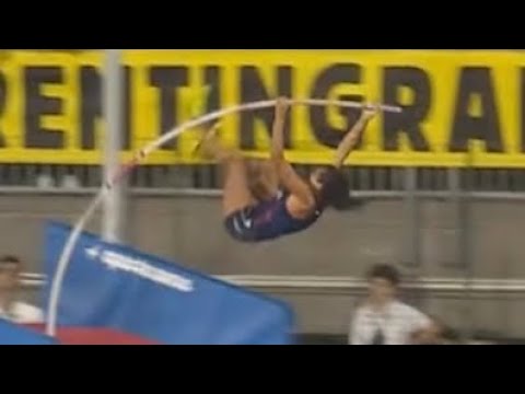 Beautiful pole vault by roberta #polevault #polevaulting #polevaulter #vault #vaulting #olympics