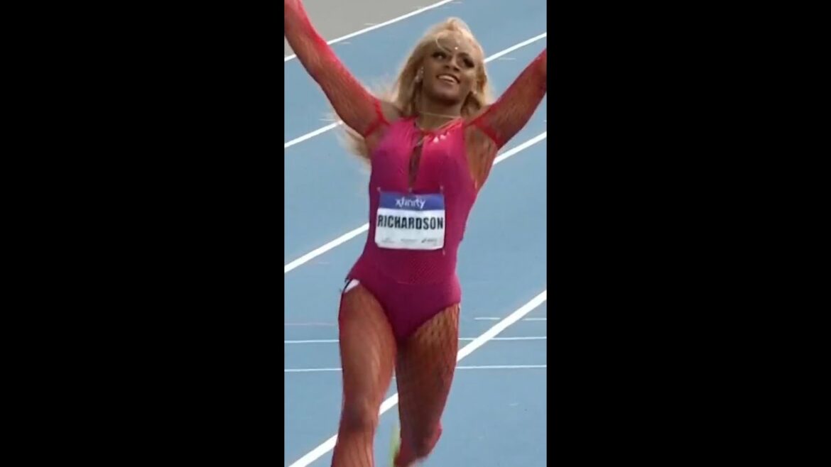 Sha’Carri making it look EASY 🏃♀️