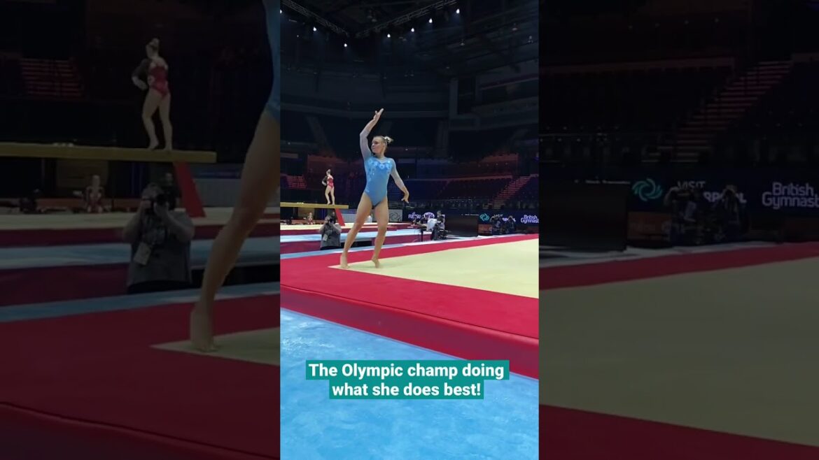 Olympic champ Jade Carey on floor at the World Champs! 🇺🇸