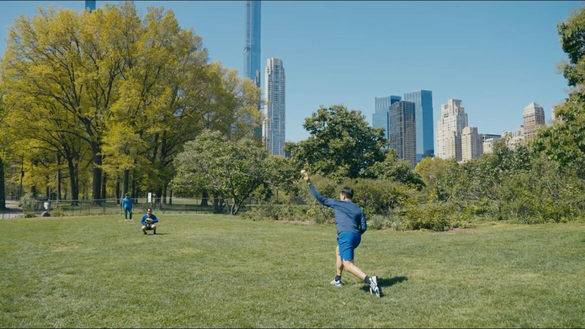 Yusei Kikuchi makes a stop in Central Park to throw before his start!