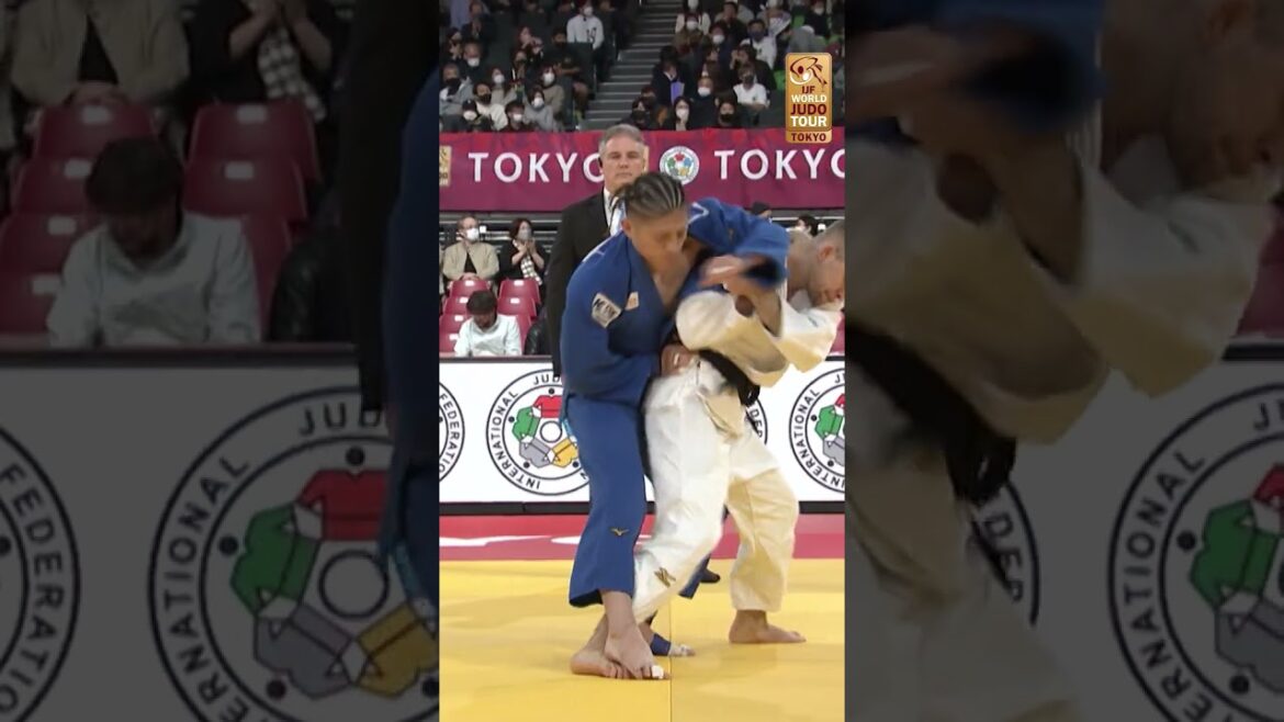 Day 2 starts with a banger 💥! #JudoTokyo #Judo #Tokyo #Japan #Sport #Olympics #RoadToParis2024 #Judo Day 2 starts with a banger 💥! #JudoTokyo #Judo #Tokyo #Japan #Sport #Olympics #RoadToParis2024 #Judo