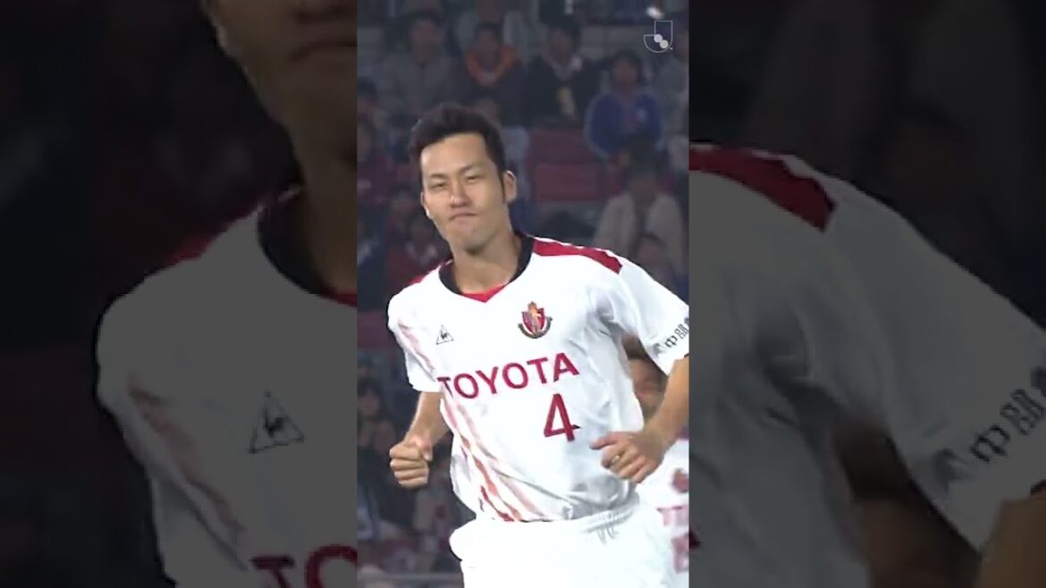 😉 Maya Yoshida, a striker? No, but the Japanese defender looked like one scoring this goal.