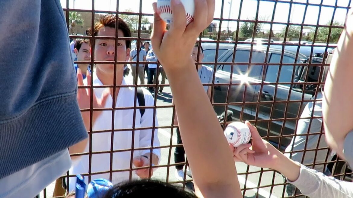 Kenta Maeda Autographing Today 2-20-2016