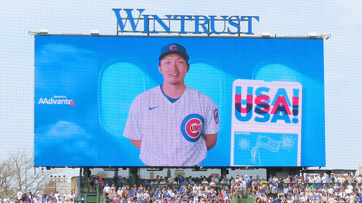 [Local video]Interview video on the Cubs monitor! Unique answers make the audience smile ☺︎ Seiya Suzuki, American Airlines interview[Seiya Suzuki]