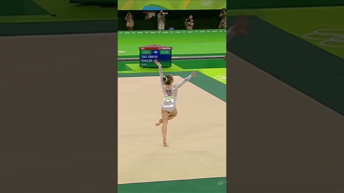 Dancing with her hands in the gymnastics universe 🙆‍♀️