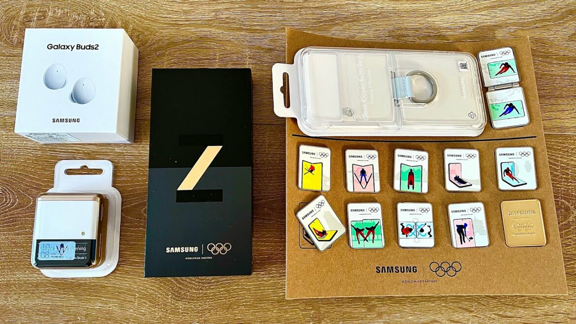 Samsung Z Flip 3 - Olympic games edition! ( Auctioning my gifts from Beijing 2022 )