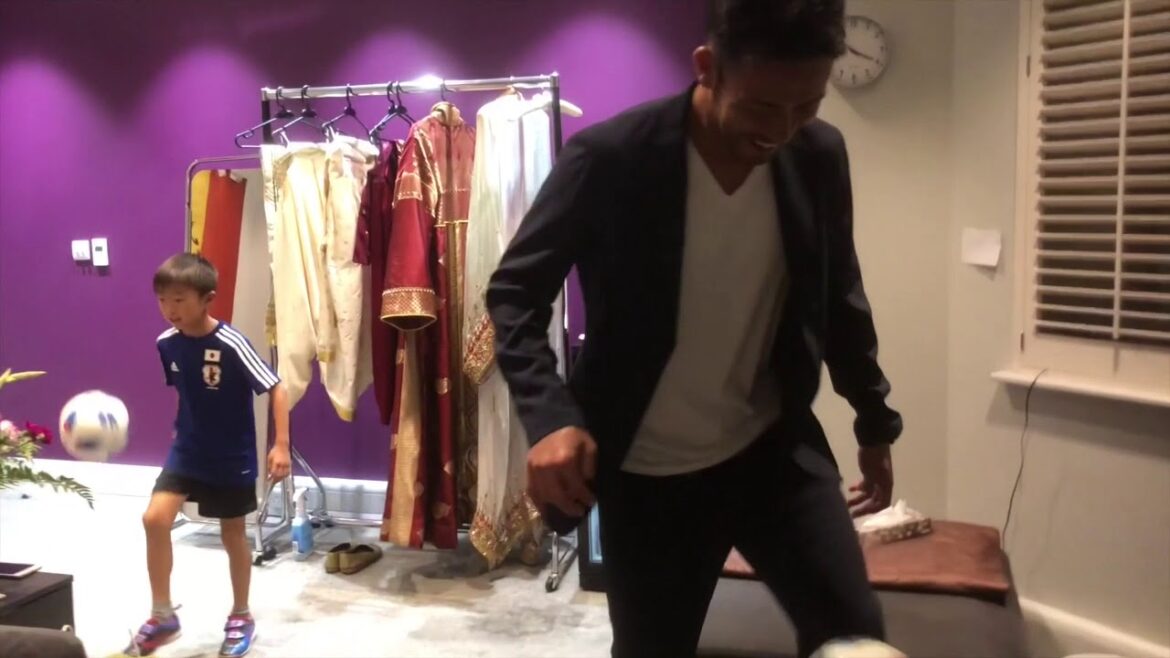 Maya Yoshida (Japan National Team captain) v Jo – juggling Maya Yoshida (Japan National Team captain) v Jo - juggling