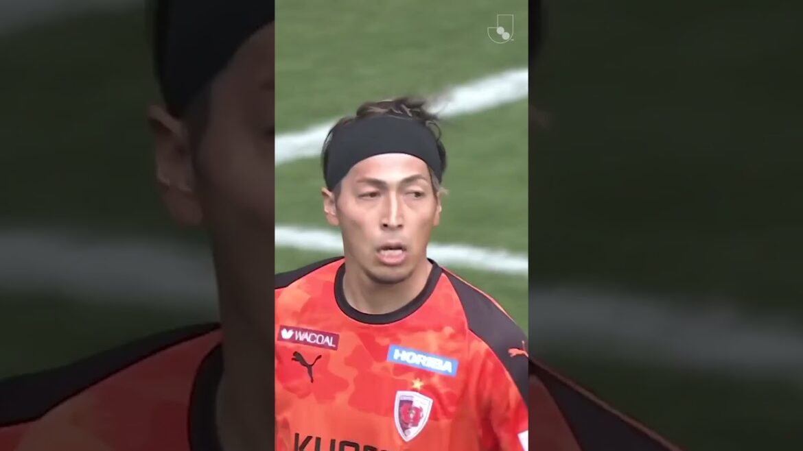 🐬 Frontale's new goalie Naoto Kamifukumoto will deny you even all the way up the pitch! 😏
