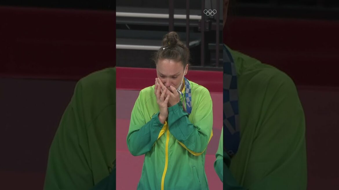 Find someone who looks at you the way Roberta Ratzke looks at her medal! 😍 #Shorts⁠⠀