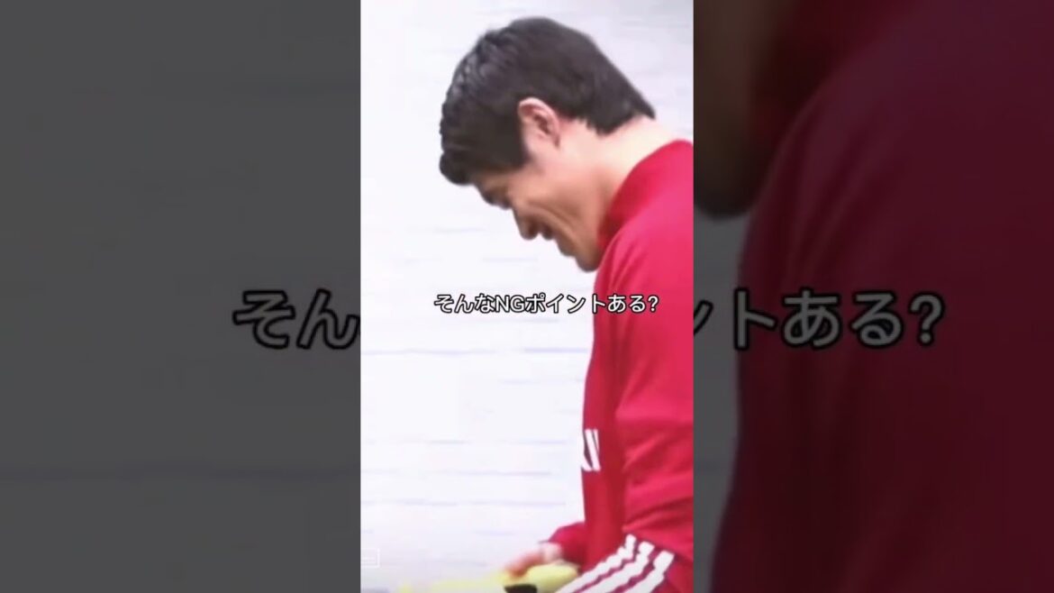 [Junya Ito]Hayashi worried about the weather while eating a banana