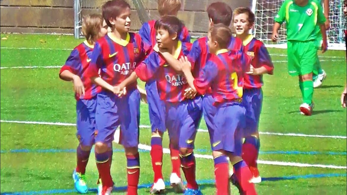 FC BARCELONA CANTERA U-12 (TAKE KUBO, ANSU FATI, ADRIÀ BERNABÉ GARCIA, KONRAD DE LA FUENTE) FC BARCELONA CANTERA U-12 (TAKE KUBO, ANSU FATI, ADRIÀ BERNABÉ GARCIA, KONRAD DE LA FUENTE)