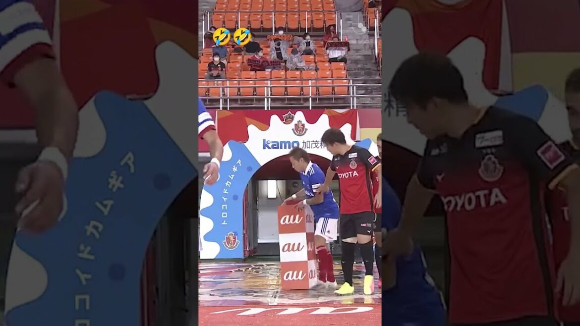 Teruhito Nakagawa was a little too caught up in the conversation. :joy: | #Shorts