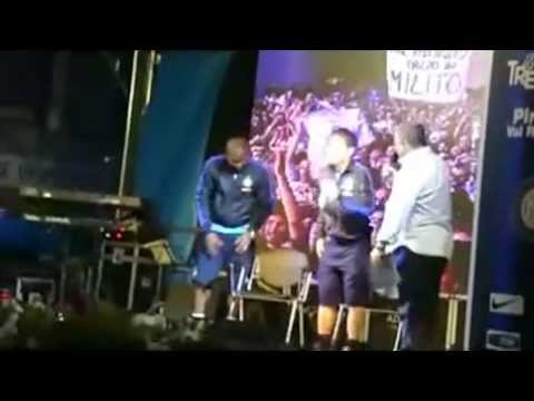 Yuto Nagatomo is singing gaily Yuto Nagatomo is singing gaily