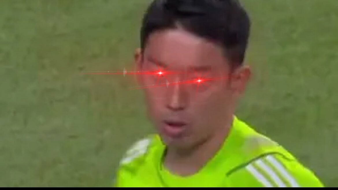 Japanese keeper makes 4 saves in 20 seconds 🔥🔥