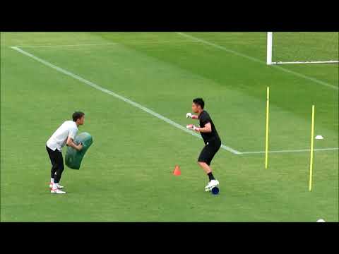 Japan national football team goalkeepers Eiji Kawashima, Yoriaki Higashiguchi, and Kosuke Nakamura practice Japan national football team training camp (Day 7) Japan national football team goalkeepers Eiji Kawashima, Yoriaki Higashiguchi, and Kosuke Nakamura practice Japan national football team training camp (Day 7)