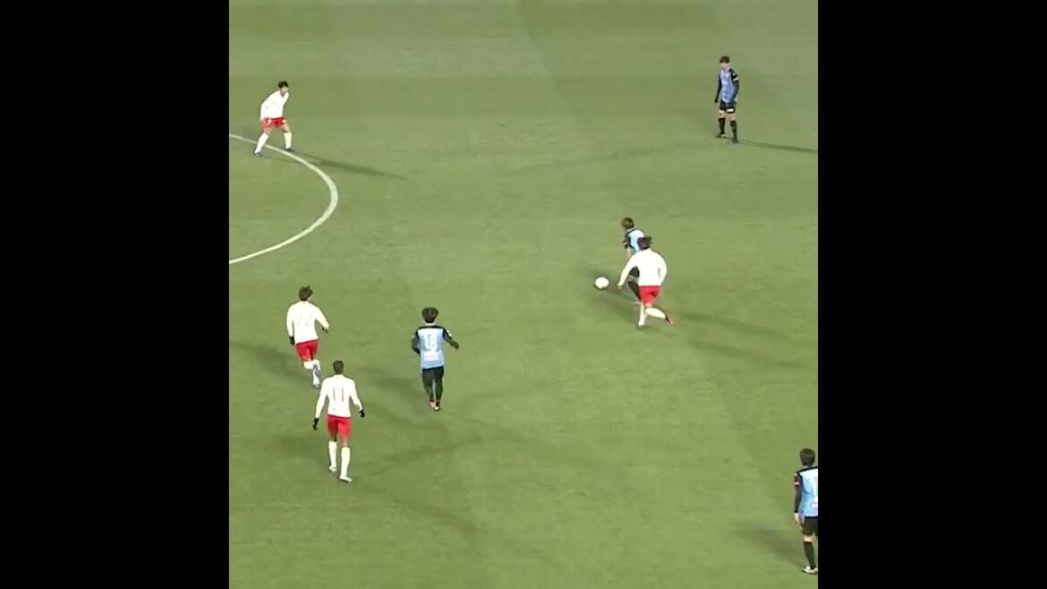 From assembling attacks to intense defense! Playback of Hidemasa Morita's J-League era 🎥[clipping]December 9, 2022 #shorts