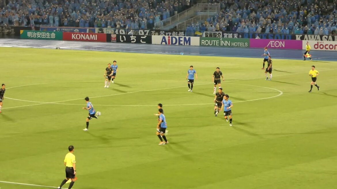 Pass 《From Mira Yamane to Kei Chinen》 Kawasaki Frontale 5-2 Hokkaido Consadole Sapporo June 18, 2022 (Sat) Japan football soccer