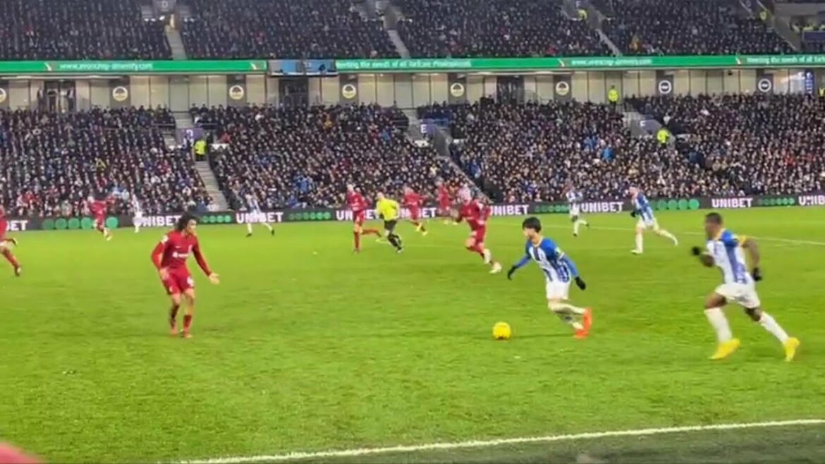 [No BGM]Kaoru Mitoma's dribbling that made the audience go crazy[local video]