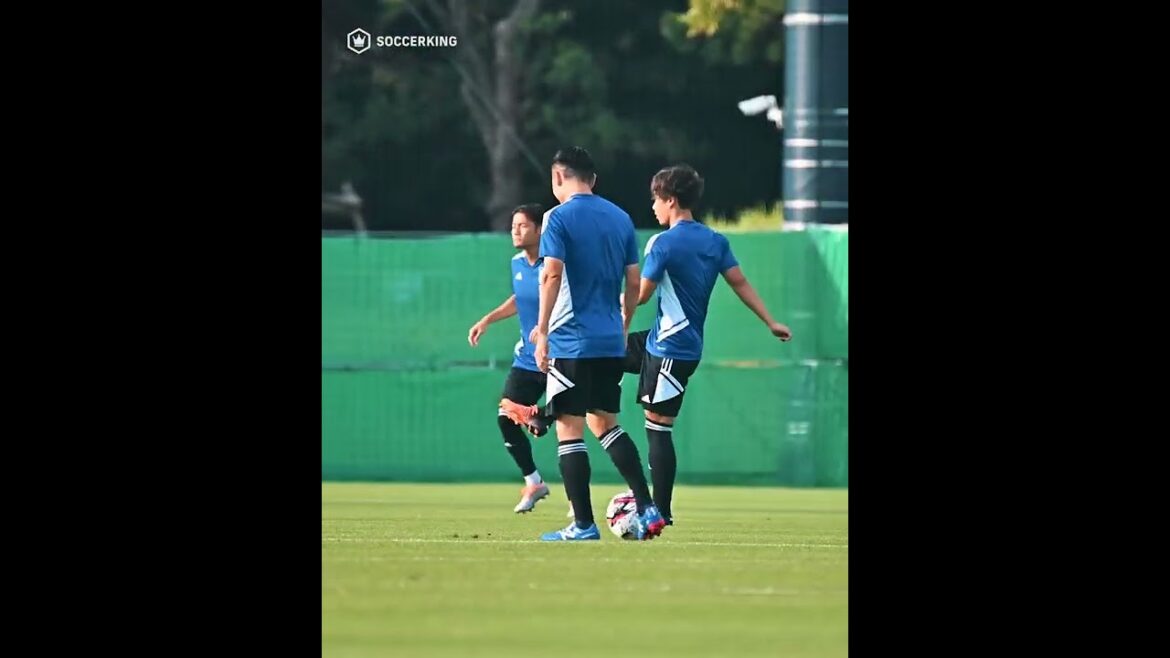 The second day of the Japan national team training camp, with the E-1 first match the next day. At the top of the jogging are Shogo Taniguchi (Kawasaki Frontale), who has been appointed captain, and Yokohama F. Marinos, who are currently the team's biggest force.  #Shorts