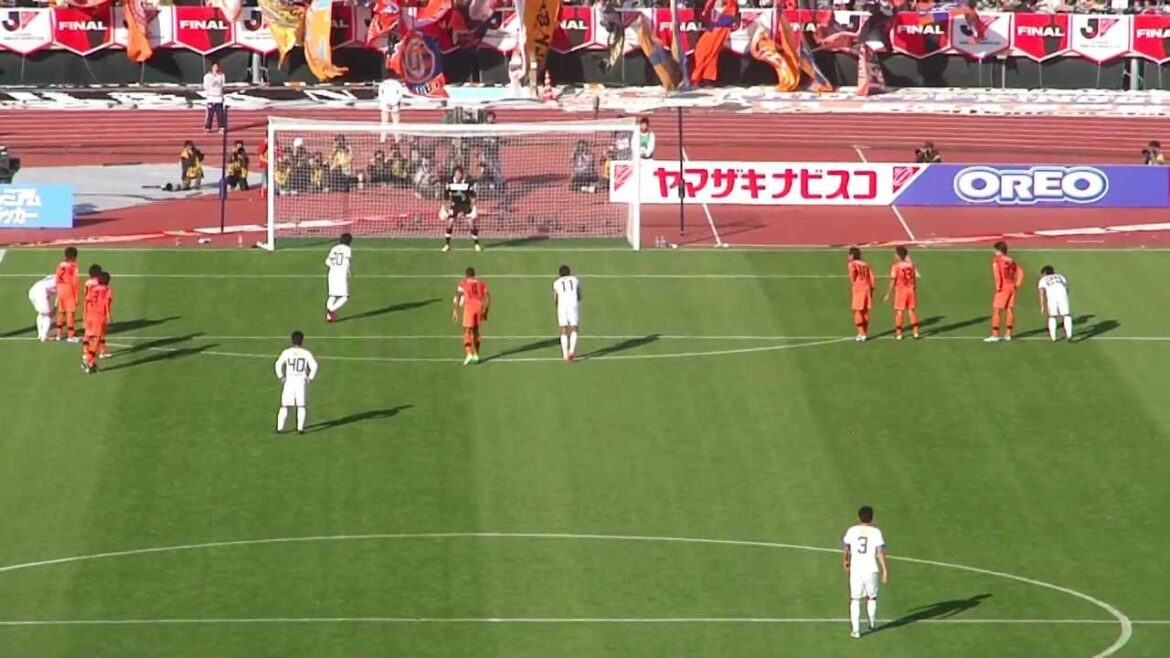 Gaku Shibasaki (Kashima Antlers) first goal 2012 Yamazaki Nabisco Cup final