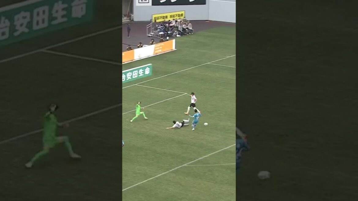 [Wacky Choice]Hiroki Sakai's perfect tackle (clipping) March 16, 2022 #shorts