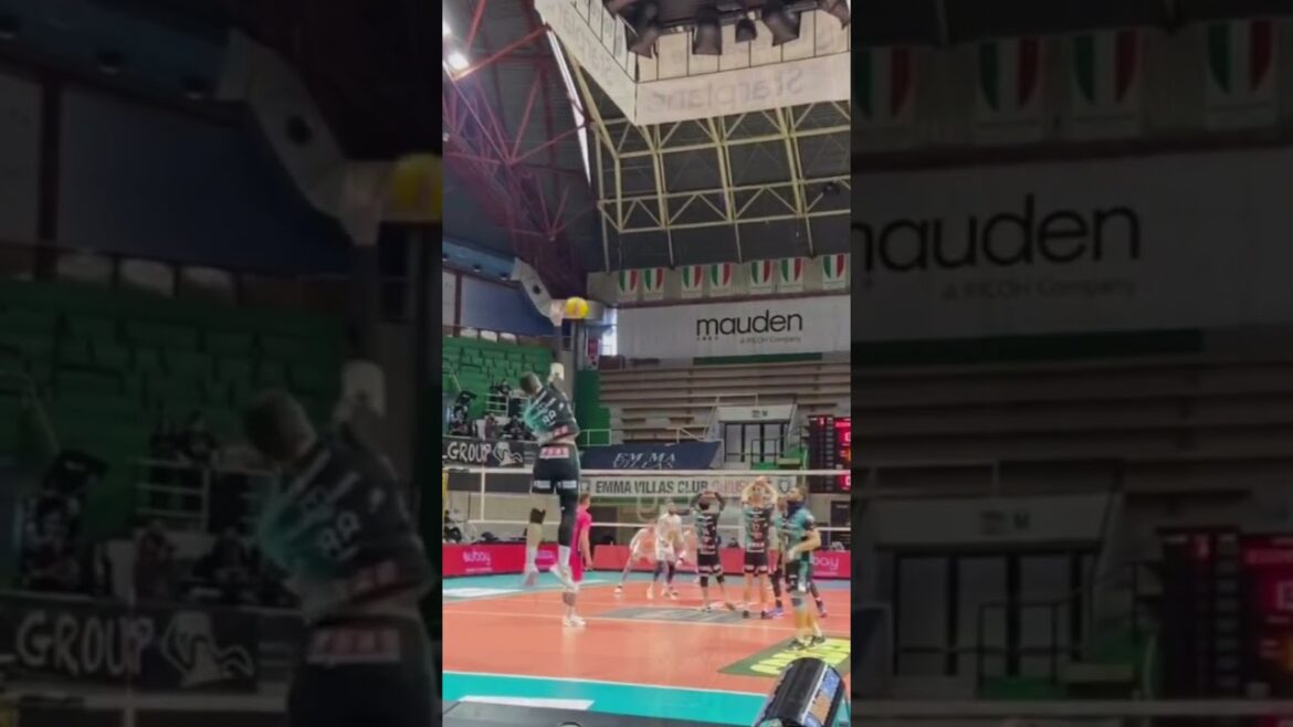 Block and Pipe Ran Takahashi Siena-Padova #rantakahashi #龍神nippon #pallavolo Block and Pipe Ran Takahashi Siena-Padova #rantakahashi #龍神nippon #pallavolo