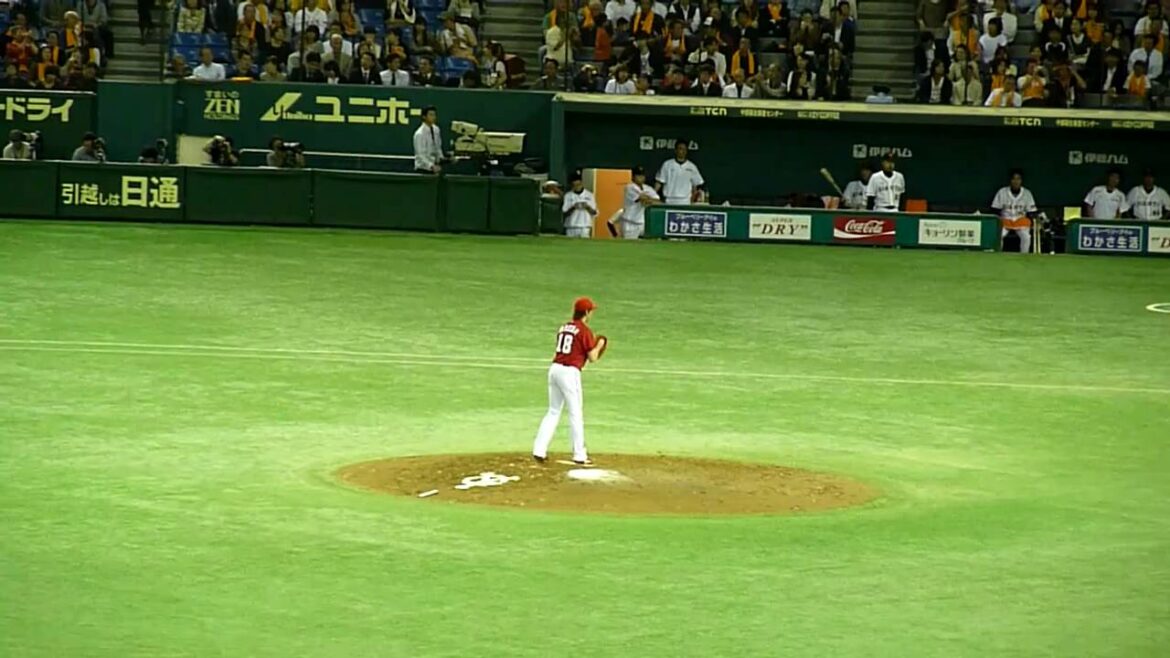 Kenta Maeda Routine before pitching