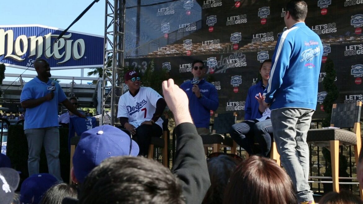 -[DODGERS] JULIO URIAS & KENTA MAEDA(Kenta Maeda) AT 2017 DODGERS FANFEST (VOL.1)
