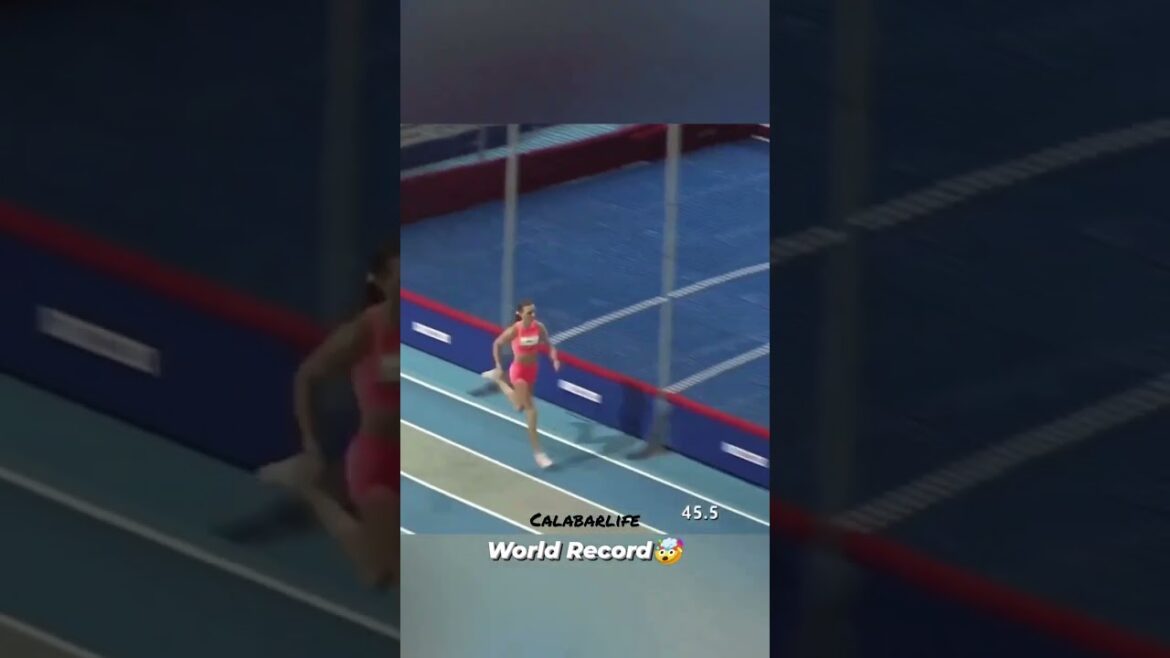 FEMKE BOL REACTS TO 49.26 😱 400M INDOOR WORLD RECORD 😱 #SHORT #SHORTS