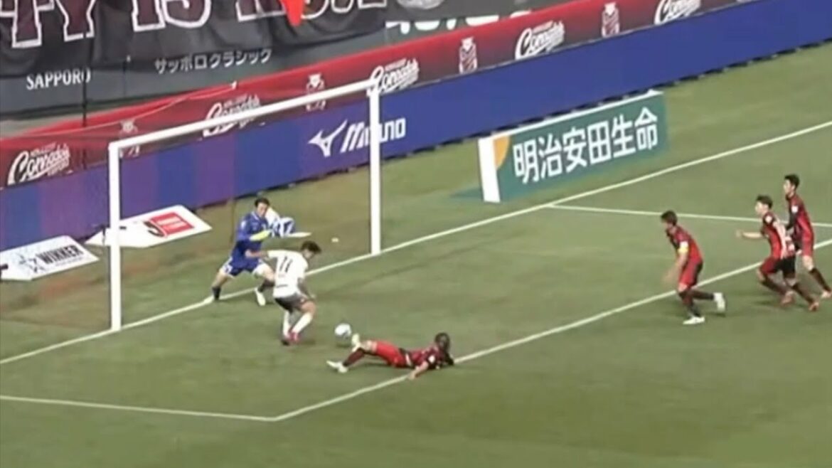 Yoshinori Muto shooting like a lie Yoshinori Muto shooting like a lie