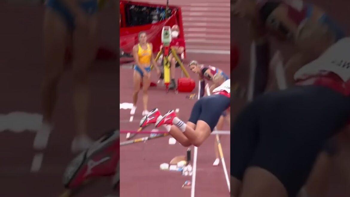 ⏪ Pole Vault In Slow Motion! | Holly Bradshaw Wins Olympic Bronze #shorts #polevault #olympics ⏪ Pole Vault In Slow Motion! | Holly Bradshaw Wins Olympic Bronze #shorts #polevault #olympics