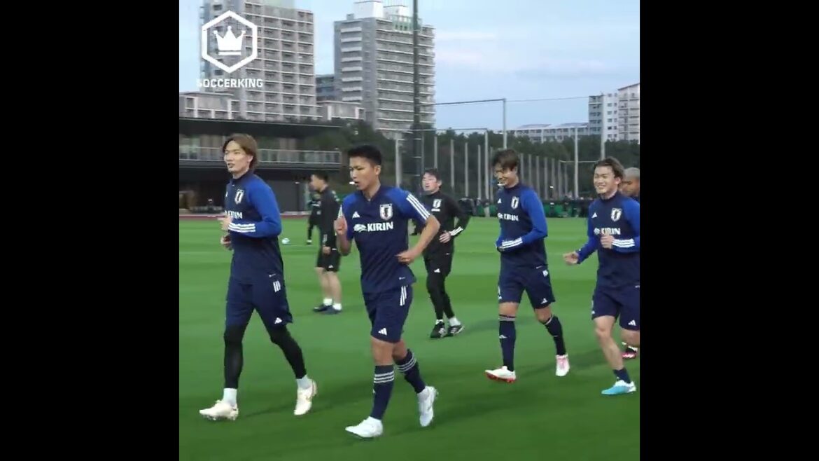 Ko Itakura & Hidemasa Morita responding to the cheering of children #shorts #samuraiblue