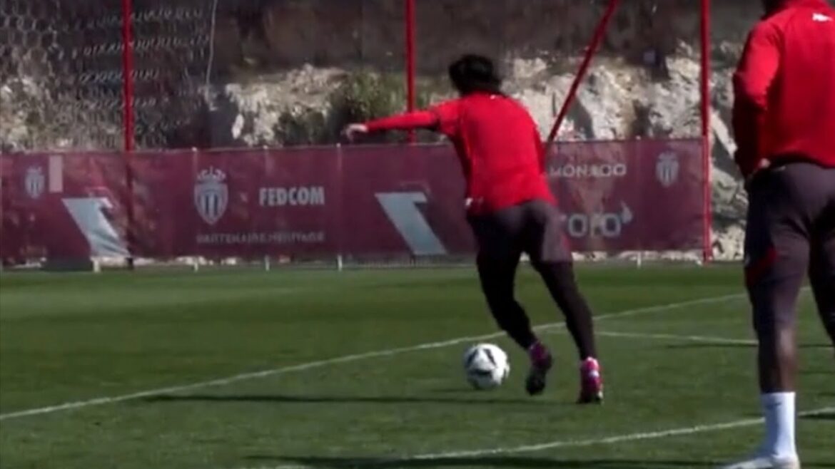 Monaco Takumi Minamino Shooting Practice Vol.2 - Monaco Takumi Minamino Shooting Practice