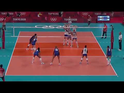 Paola Egonu spiking in Italy - Russia at the Tokyo2020 Olympic games