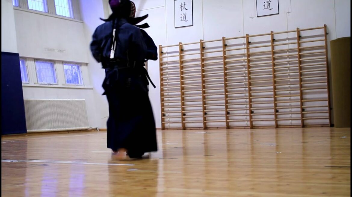 Kallio Cup 2011 Kendo adult final match - Akseli Korhonen (red) vs Hiroki Ito (white)