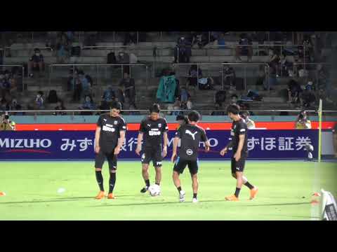 Kawasaki Frontale vs Shimizu S-Pulse, a super luxurious birdcage before the start of the match. Kengo Nakamura, Yu Kobayashi, Ryota Oshima, Shogo Taniguchi, Midori Tanaka, Kaoru Mitoma… The subs are too gorgeous. Kawasaki Frontale vs Shimizu S-Pulse, a super luxurious birdcage before the start of the match. Kengo Nakamura, Yu Kobayashi, Ryota Oshima, Shogo Taniguchi, Midori Tanaka, Kaoru Mitoma... The subs are too gorgeous.