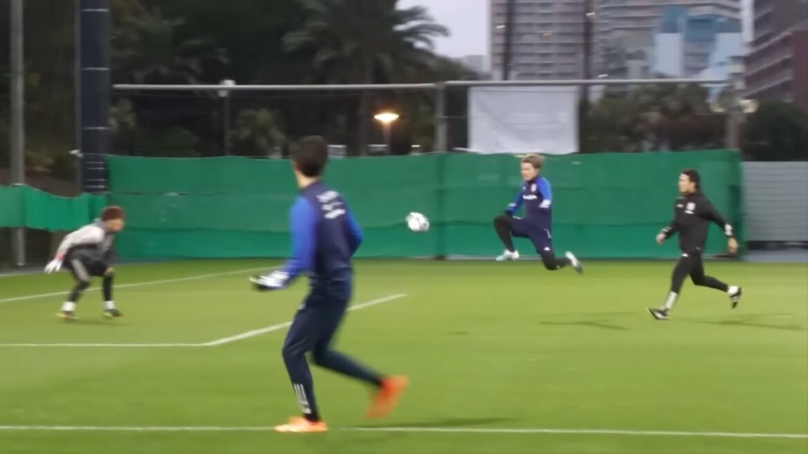 Japan Ayase Ueda Shooting Practice