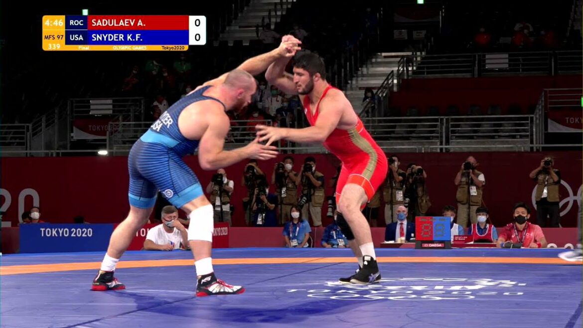 #TBT: Sadulaev and Snyder Square off in #WrestleTokyo 97kg Olympic Finals #TBT: Sadulaev and Snyder Square off in #WrestleTokyo 97kg Olympic Finals