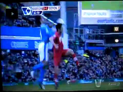 Maya Yoshida was beaten off by Fellaini Maya Yoshida was beaten off by Fellaini