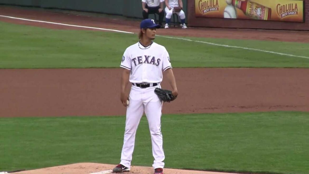 Yu Darvish vs Ichiro Suzuki (1st AB) 4/9/12 Texas Rangers