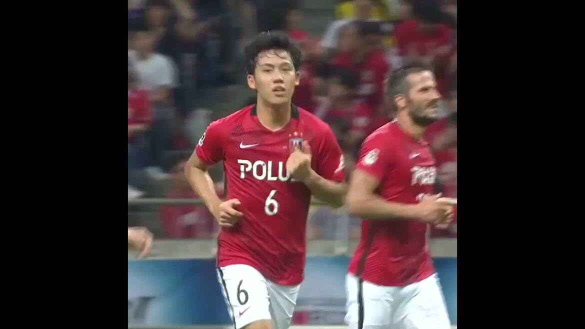 Ability to perceive crises in a pinch 🔥 Playback of Wataru Endo's J-League era 🎥[Clipping]December 9, 2022 #shorts