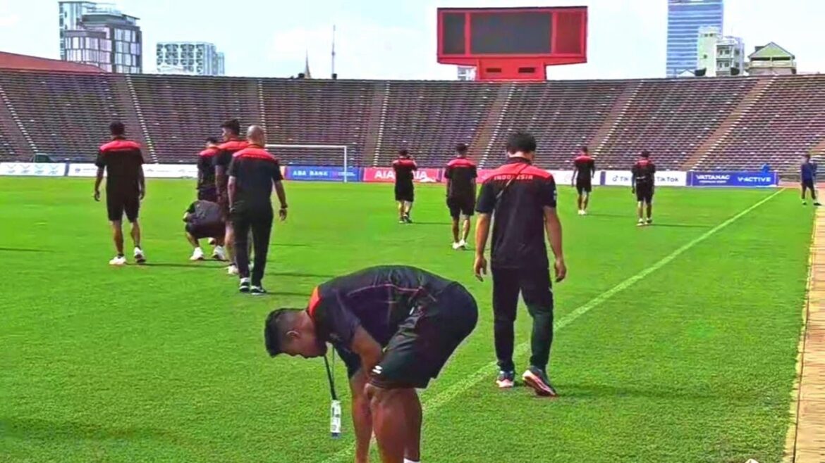 Grass Looks Smooth‼️Indonesian U22 National Team Tests Phnom Penh Olympic Stadium, SEA Games 2023 Cambodia
