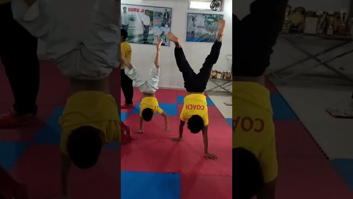 hand walk #sachinkarate #shorts #youtubeshorts #viralshorts hand walk #sachinkarate #shorts #youtubeshorts #viralshorts