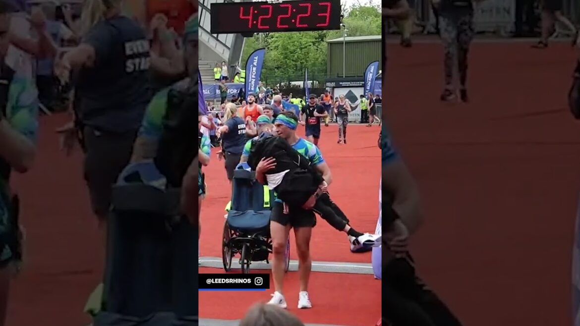 Emotional moment as Sinfield carried Rob Burrow, his best friend, over the finish line at marathon 🥹