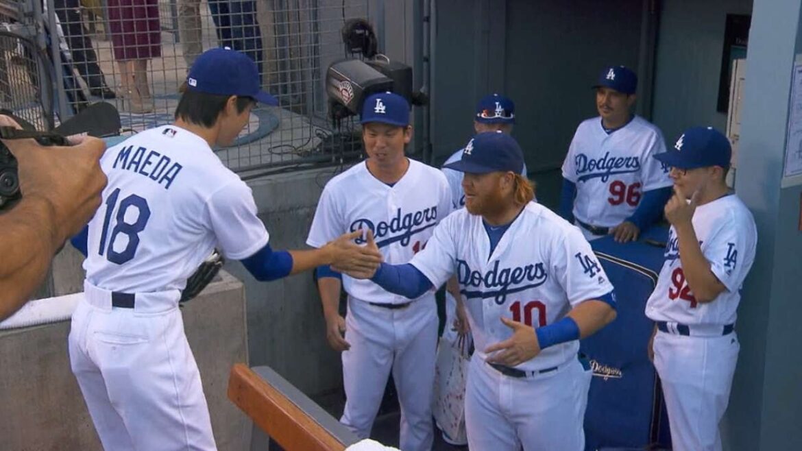 TB@LAD: Maeda look-alike at Dodger Stadium