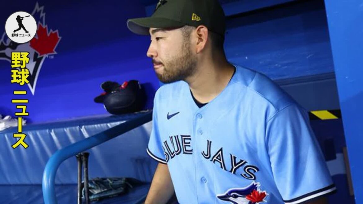 Yusei Kikuchi, waiting for a pinch runner, wearing a helmet, surprised at "arm flickering" "What do you mean?"